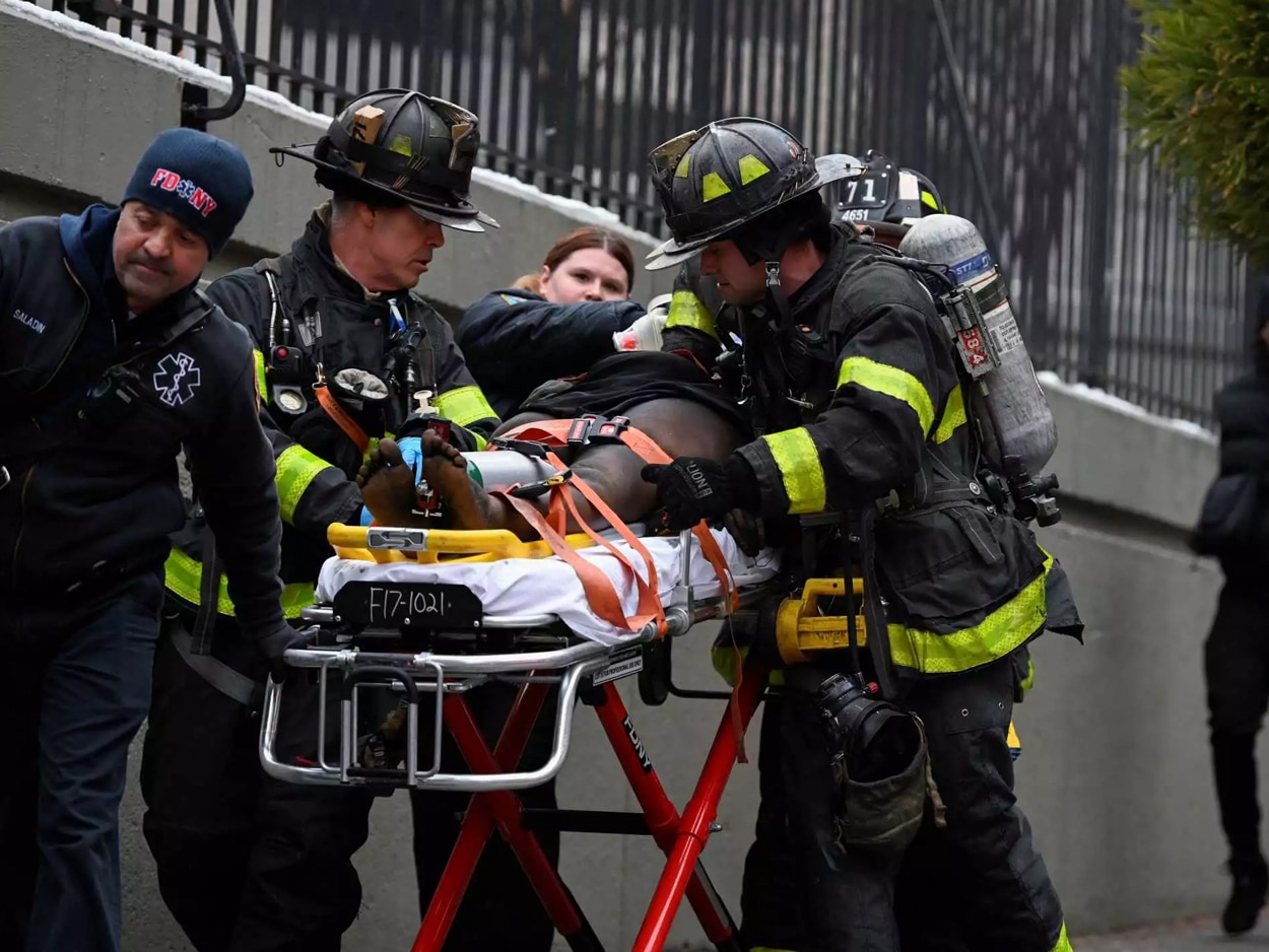 Νέα Υόρκη: Δεκάδες νεκροί από φωτιά στο Μπρονξ