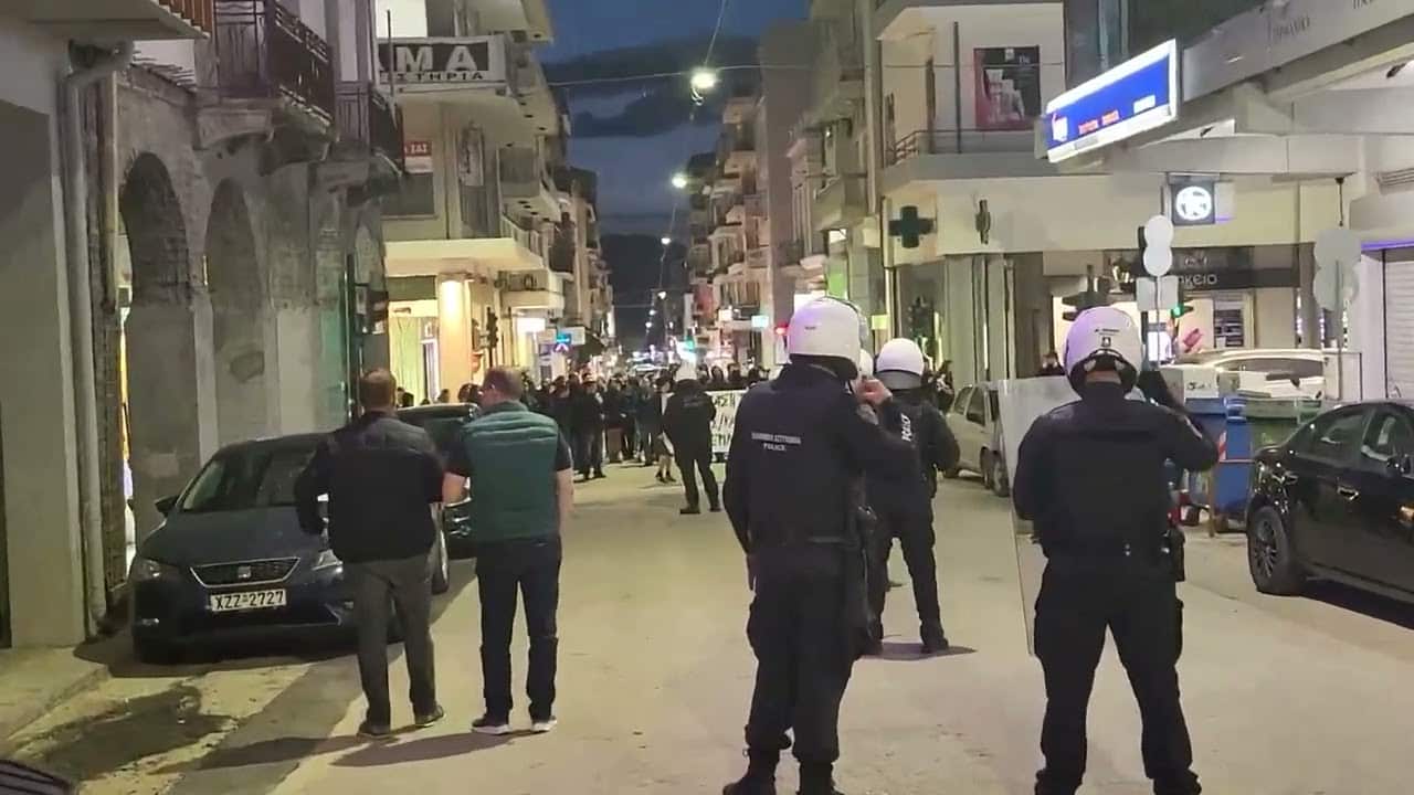 Πάνω από 20 συλλήψεις στην Πάτρα για επιθέσεις σε αστυνομικούς και φθορές σε λεωφορεία